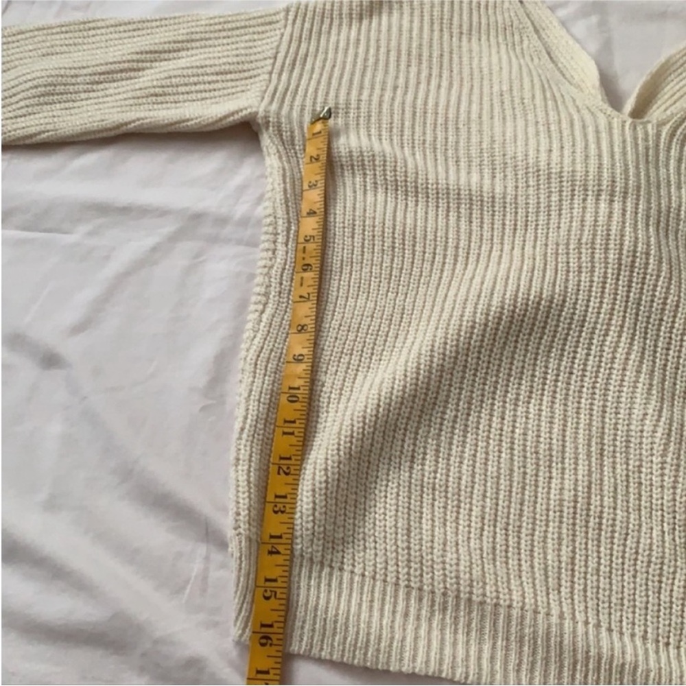 NWOT Crisscross/V neck reversible sweater, ivory, Size M - Picture 9 of 11